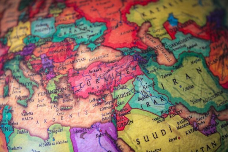 Robert Kiyosaki Links Iran Yuan Oil Move to US Dollar ‘Death’ Warning