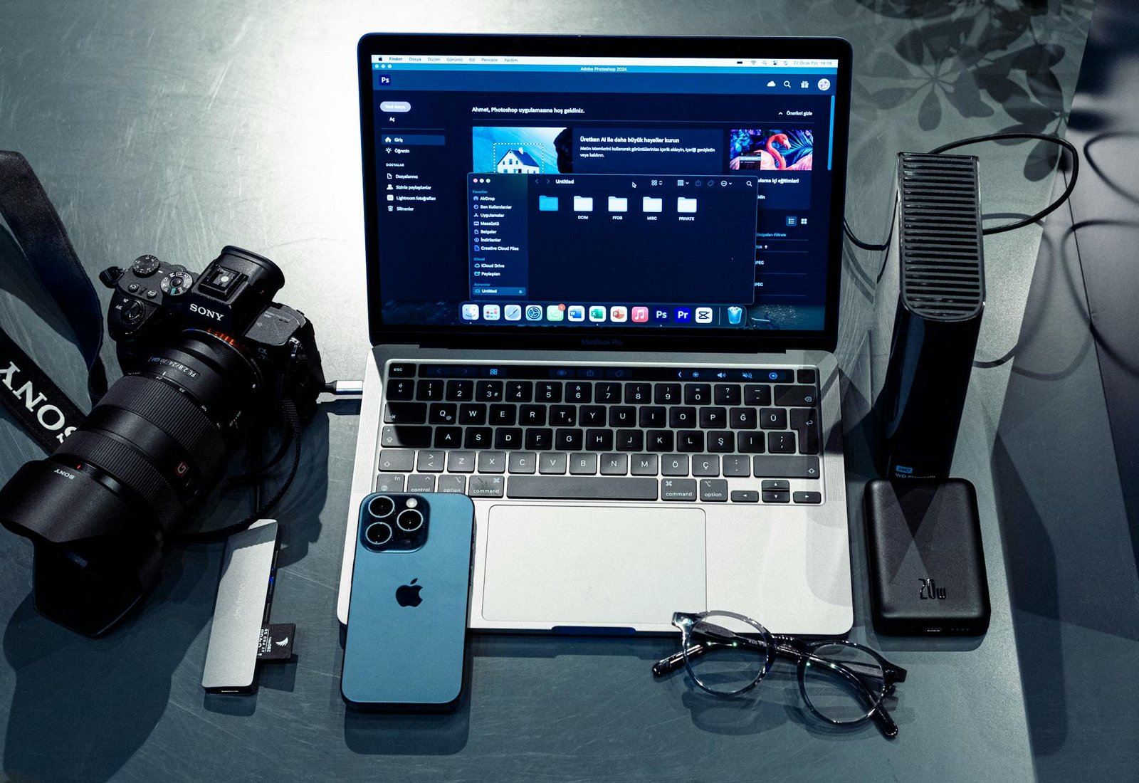 He Bought a Hard Drive He Thought Was New, but When He Plugged It in He Found 800 GB of Data Worth Thousands of Dollars