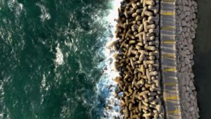 KelpDAO Slams Layerzero After $300M Exploit, Shifts rsETH to Chainlink CCIP