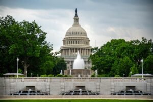 Senators Press Lutnick, Tether Over Loan Tied to Cantor Stake Transfer to Trust
