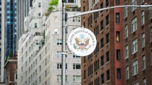 Trump Orders Fed to Review Crypto Access to U.S. Payment Rails