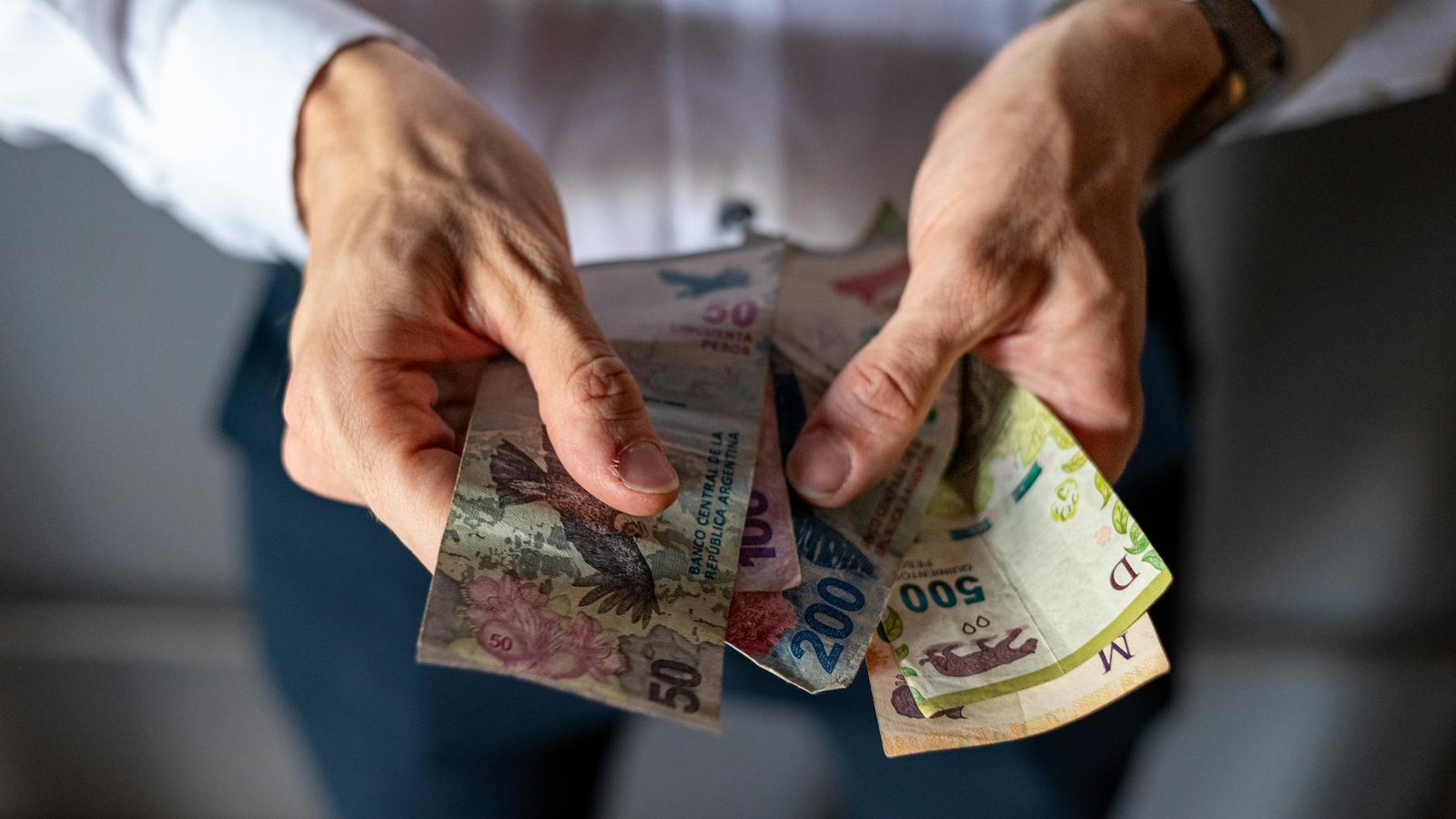Argentine Prosecutors Arrest 24, Seize Over $8M in USDT in 'Fake Coins' Crypto-Fraud Sweep