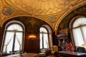 Sen. Warren Accuses OCC of Granting Illegal Charters to Coinbase, Ripple, and 7 Others