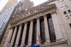 NYT Investigation Exposes CFTC Officials Suspended Over Prediction Markets Scrutiny
