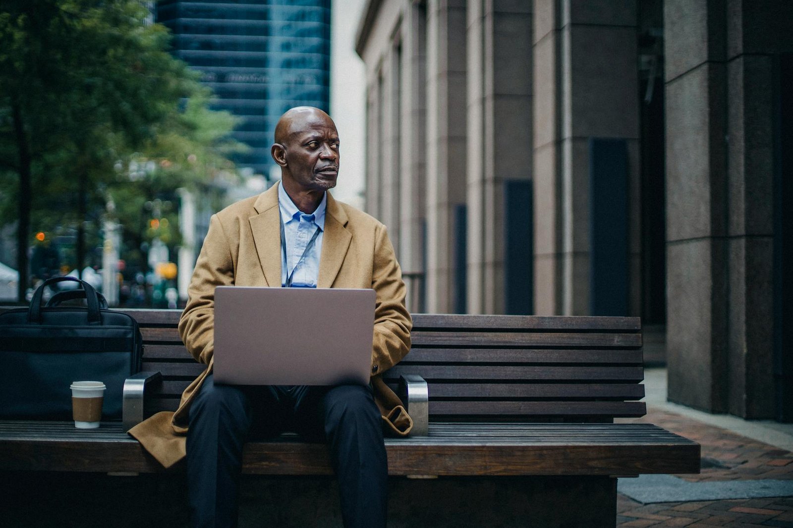 Charles Schwab begins U.S. rollout of spot crypto trading for retail customers