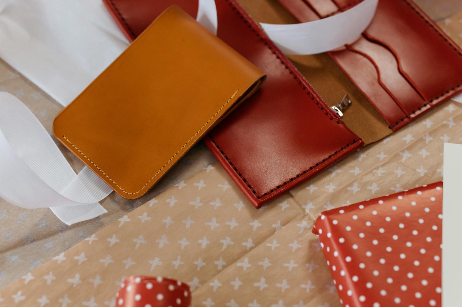 Whale Wallets Stack $4.3M in Chainlink and Dogecoin Longs, $8M+ in Pending Orders