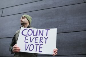 Aave DAO Faces Vote on Native BTC Collateral as Babylon Labs Files Temp Check