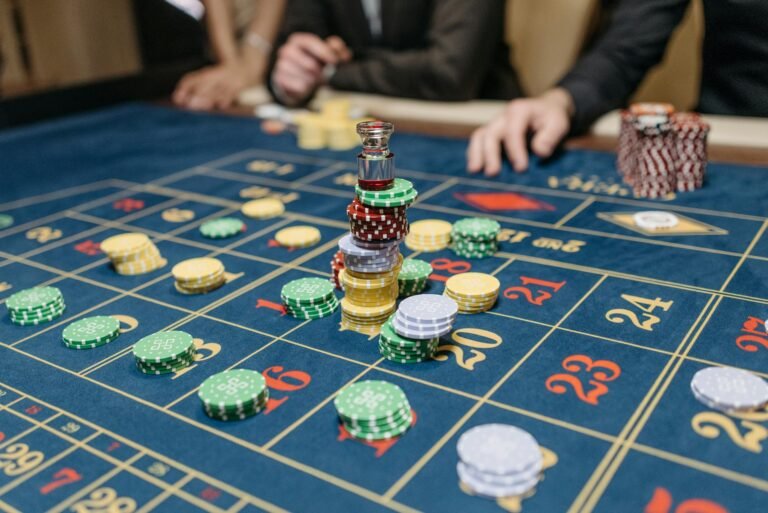 Dogecoin Wall Street Bet: Micron Veteran Jordi Visser Eyes DOGE as ETF Flows Stay on a Green Streak