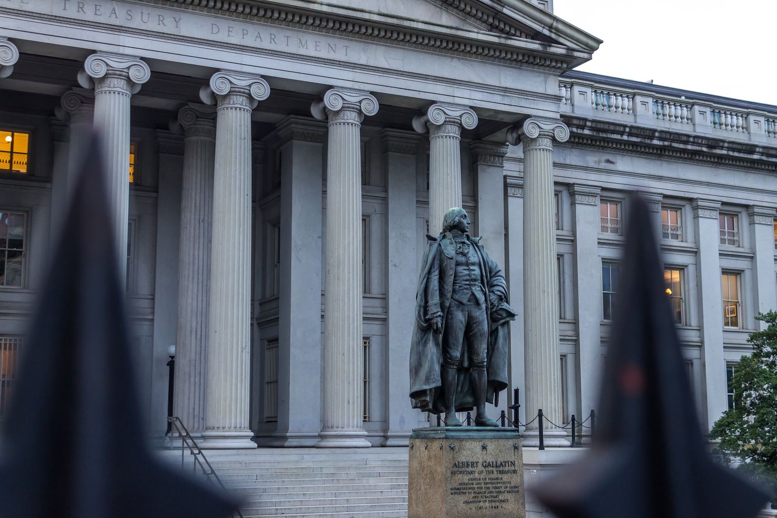 ETH Treasury Firms Rely on Staking Revenue as Losses Top $1.4B, Everstake Says