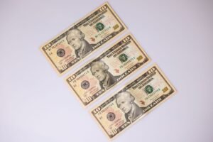 Dollar, U.S. Treasury yield market positions may carry glimmer of hope for bitcoin