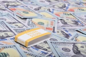 100x Reversal? Strategy May Have Bought 3,200 BTC After Bitcoin Sale, Standard Chartered Says