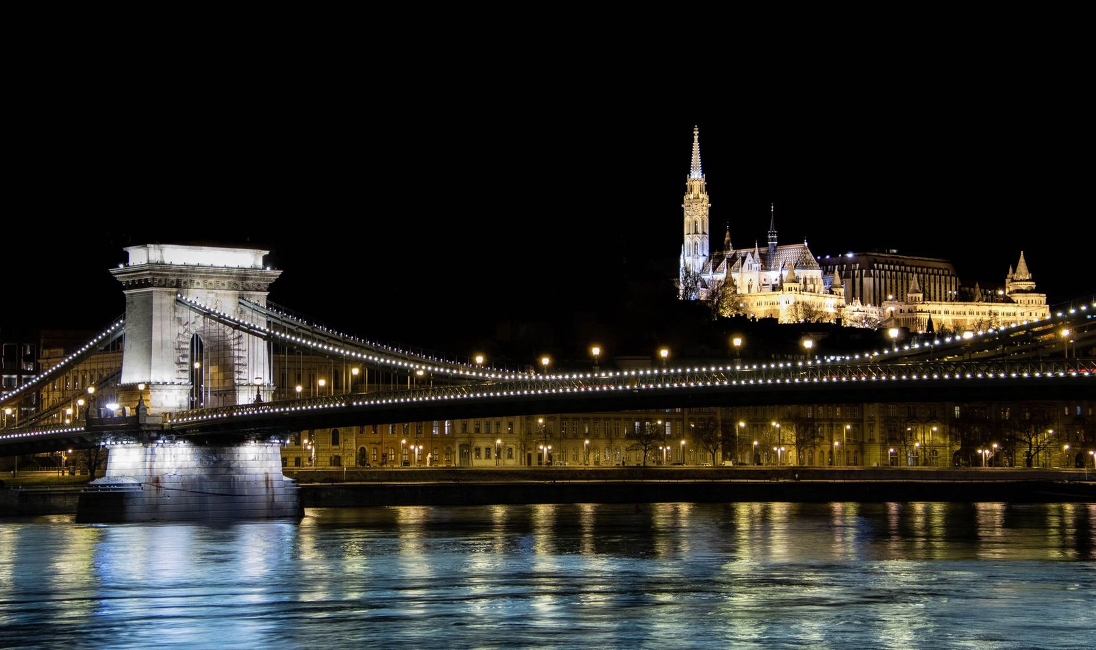 World Chain Bridge TVL Climbs 33% Over Seven Days as Worldcoin Token Posts Matching Rally