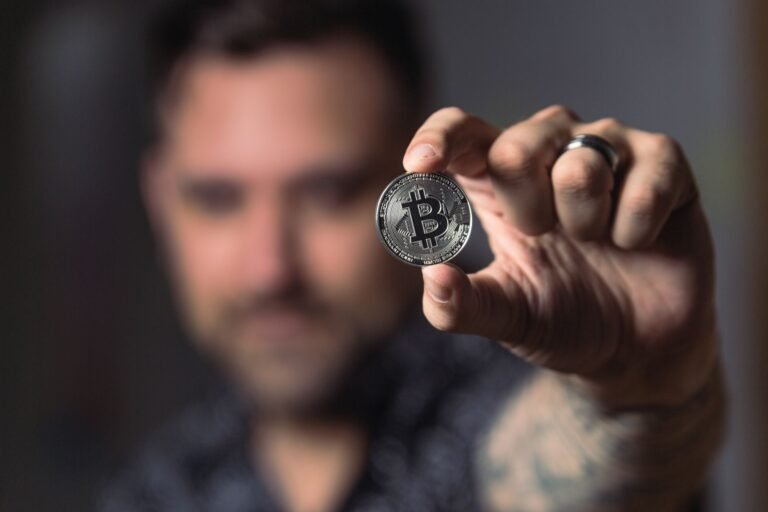 Coinbase CEO Brian Armstrong: ‘Time to Revisit’ US Accredited Investor Laws