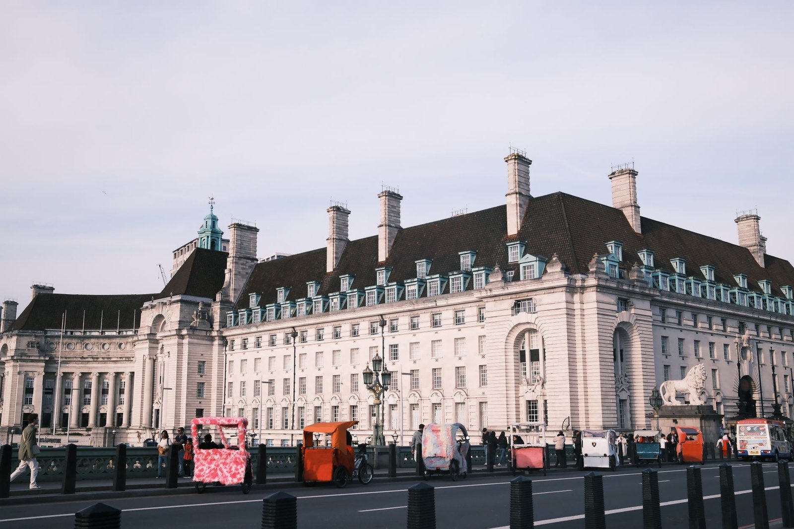 Bank of England backs down on strict stablecoin holding limits, sets $50 billion issuance cap