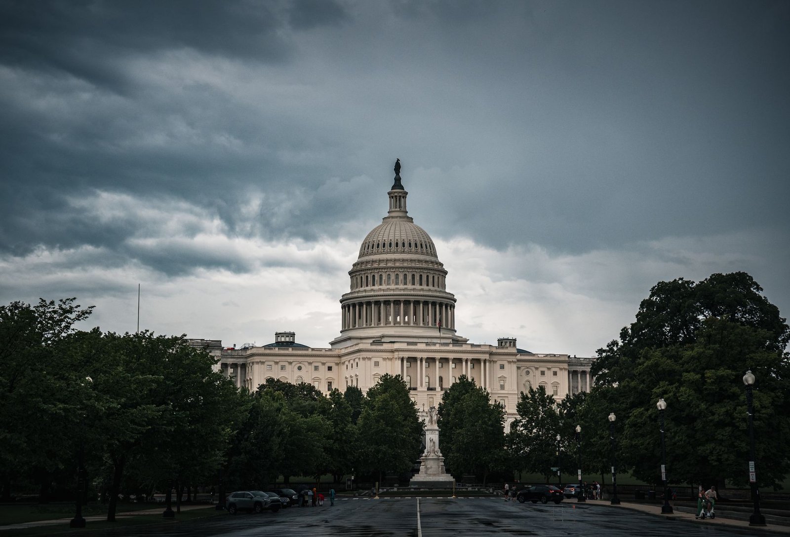 Lummis Sets July as Senate Floor Deadline for Clarity Act, Tells Dimon to Read the Bill