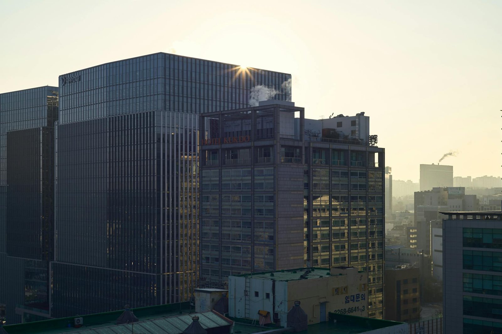 South Korea Halts KOSPI Trading After 8.4% Crash Trips Circuit Breaker