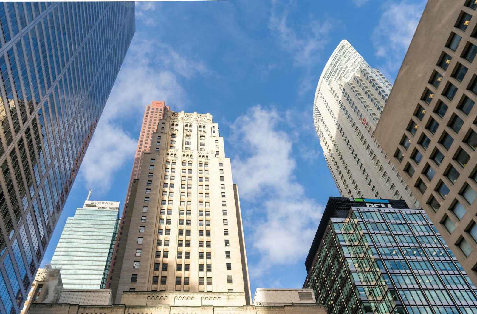 Charles Schwab Sets Mid-2027 Target for Advisor Bitcoin and Crypto Spot Trading 