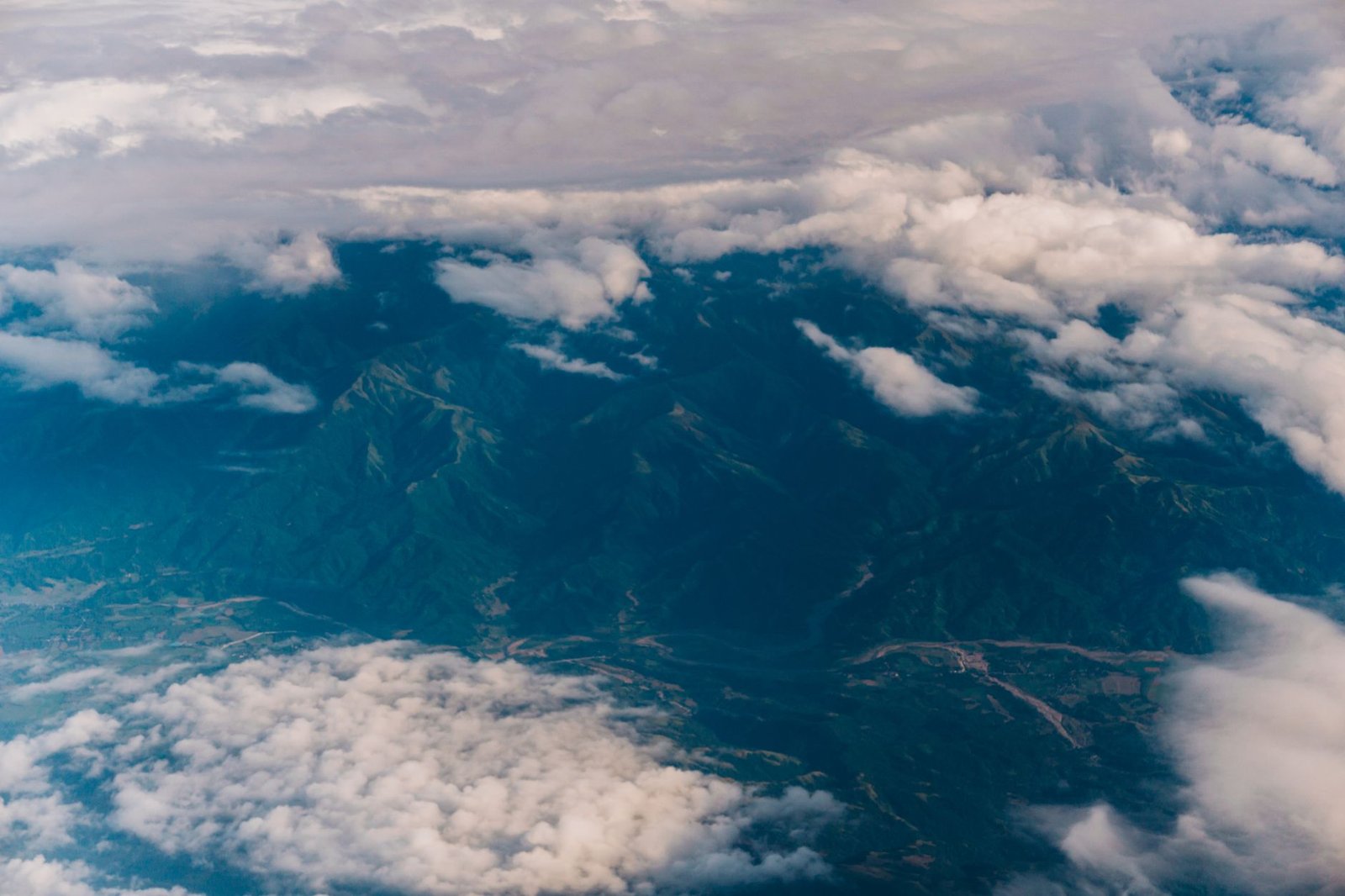 Google Earth’s Hidden Flight Simulator Is Now Playable in Web Browsers