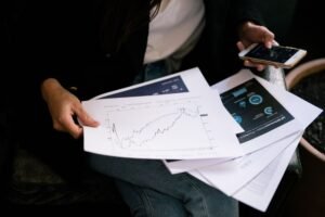 Ark Invest Researcher Doubts Open USD Can Beat Circle After 16% Stock Drop