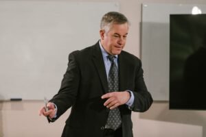 Michael Saylor Teases Bullish Signal: More Charts May Be Coming as Strategy’s Bitcoin Accumulation Grows