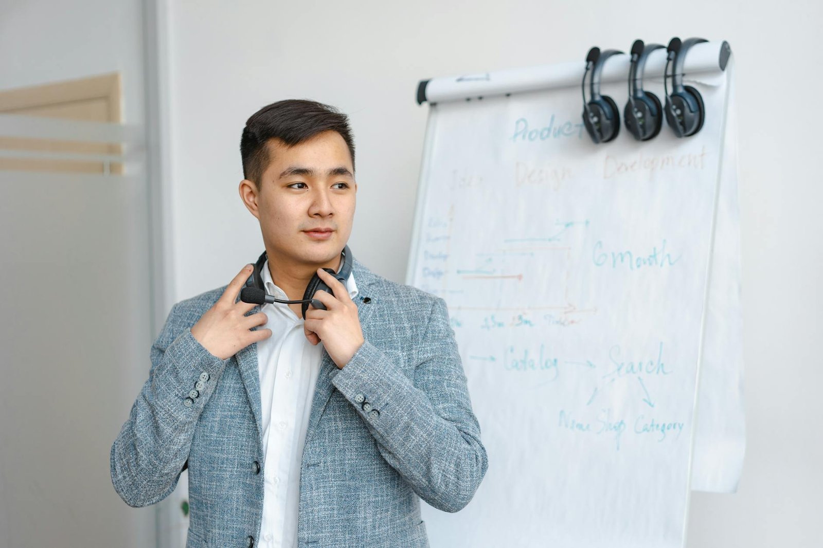 Tom Lee calls Strategy's bitcoin sale classic bottom behavior