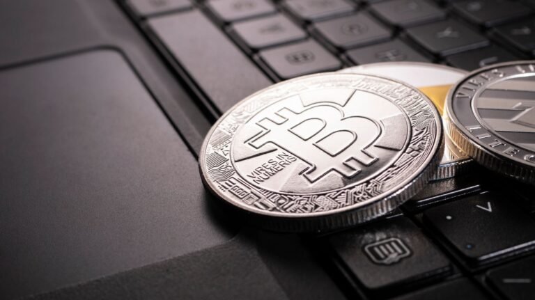 XRP and XLM Are Both Testing Breakouts at the Same Time: Which One Actually Holds?
