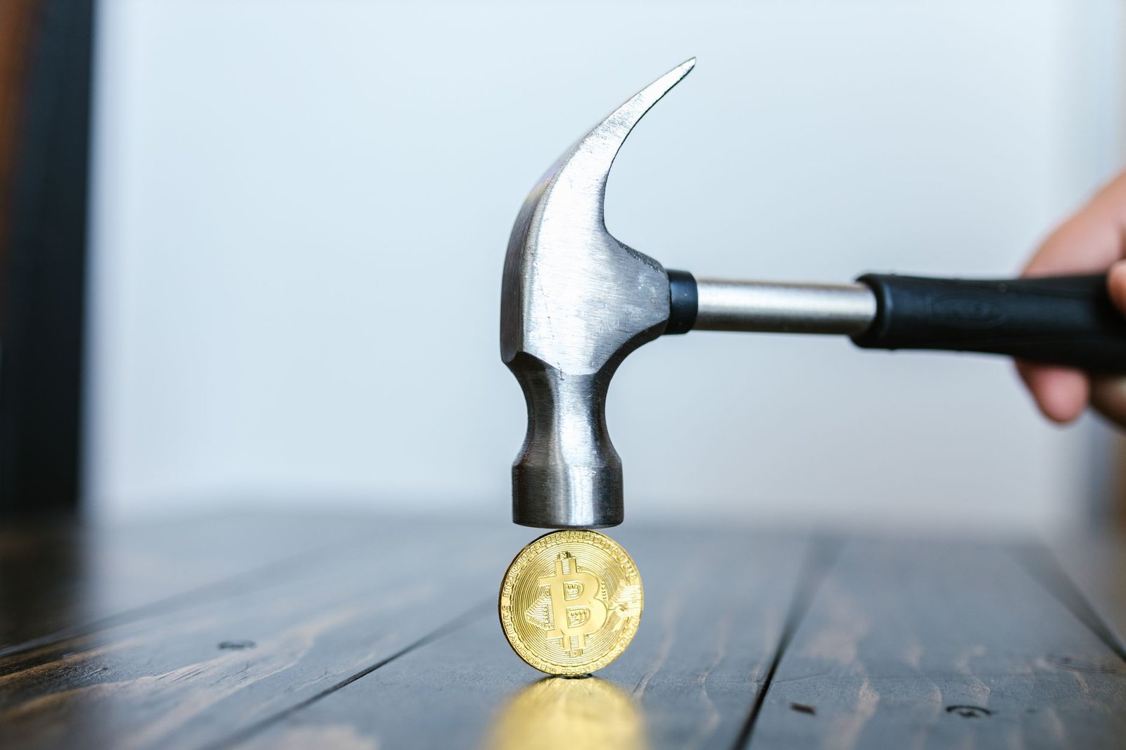 Bitcoin Punches Back Above $63K as Nasdaq Claws Back 1.3% From Worst Drop in a Year