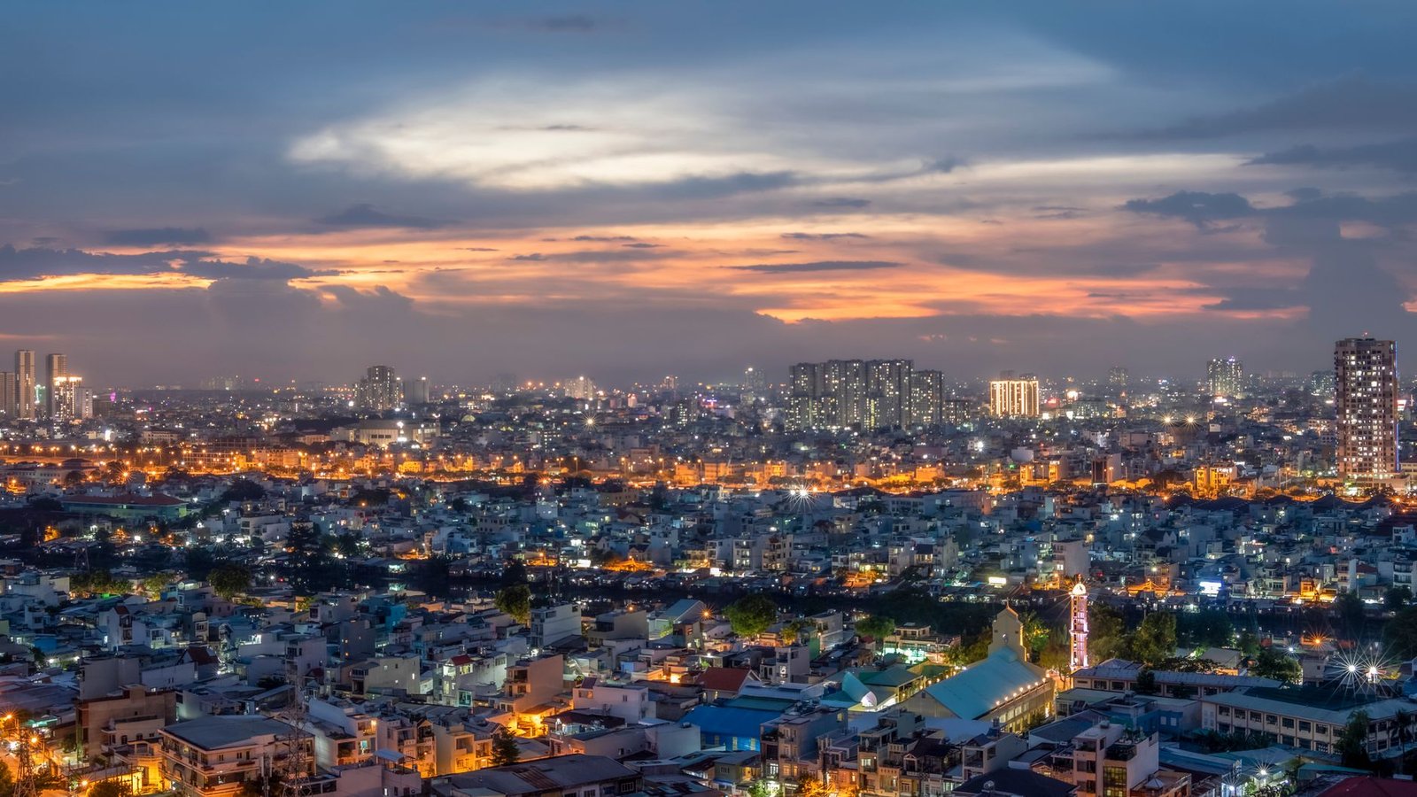 Vietnam sets fines for unlicensed crypto trading ahead of regulation rollout