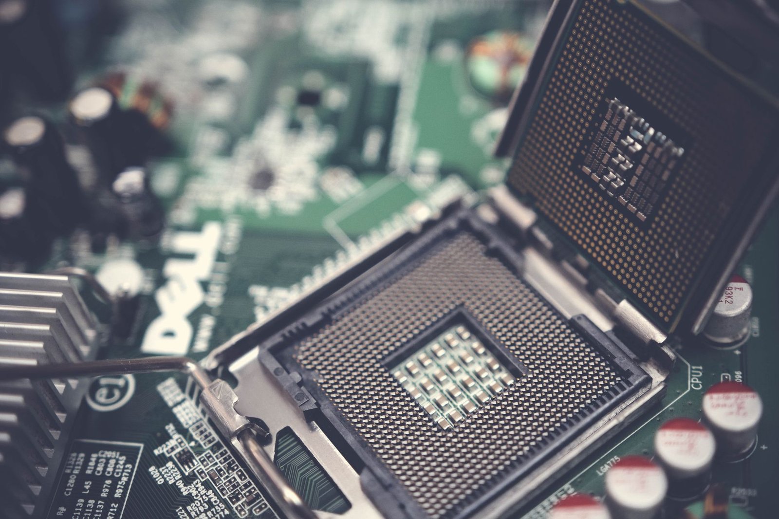 A Quantum Computer Could One Day Break Crypto Security — Coinbase Is Preparing Now