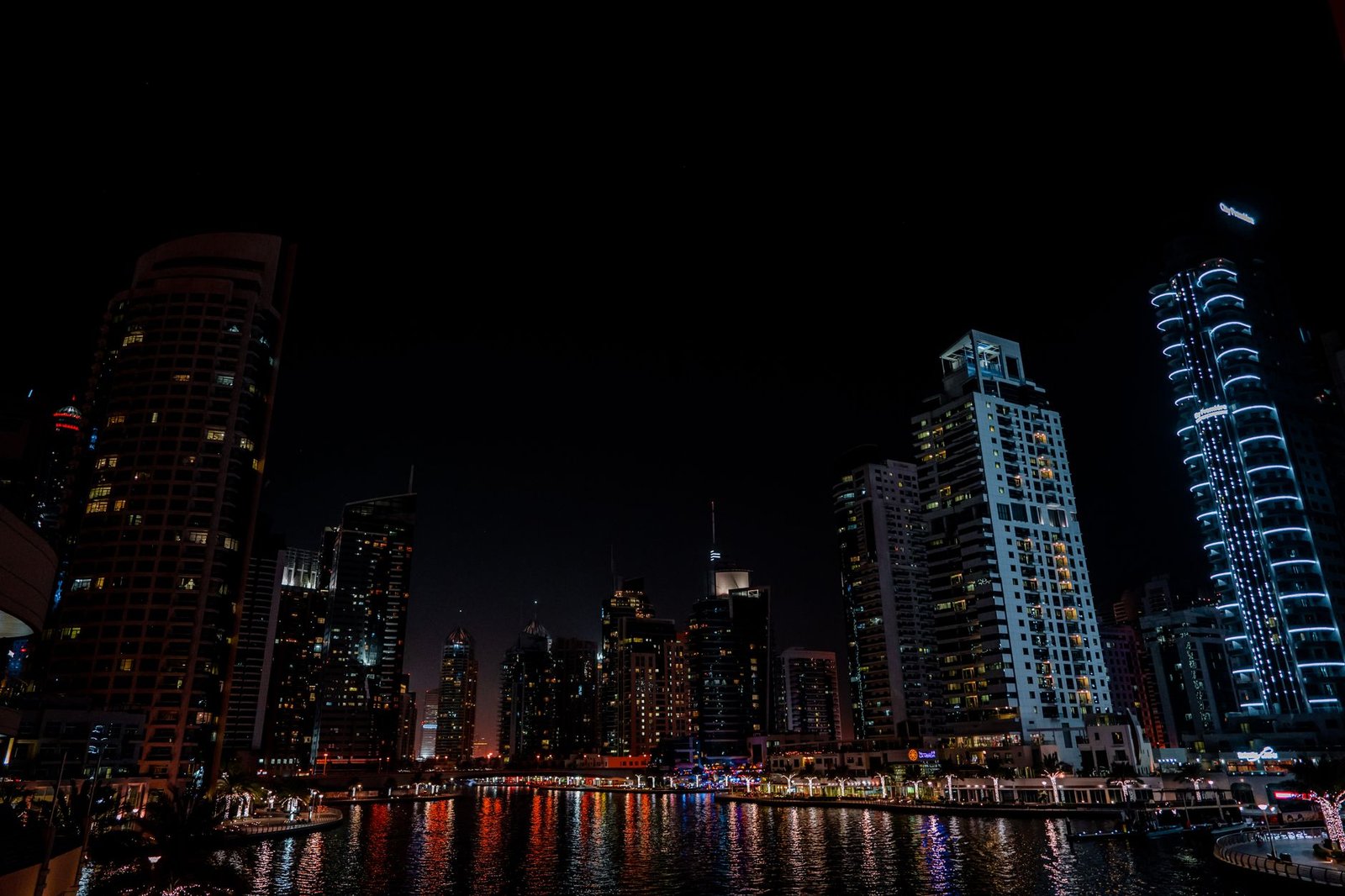 Emirates Launches Crypto.com Pay for Flight Bookings as Dubai Advances Cashless Strategy