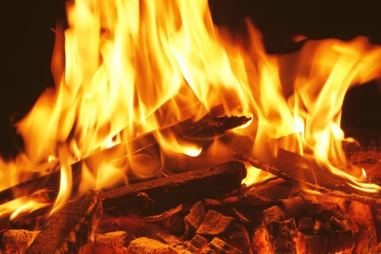 KAST's ToS Draw Fire After Public Feud With EtherFi CEO