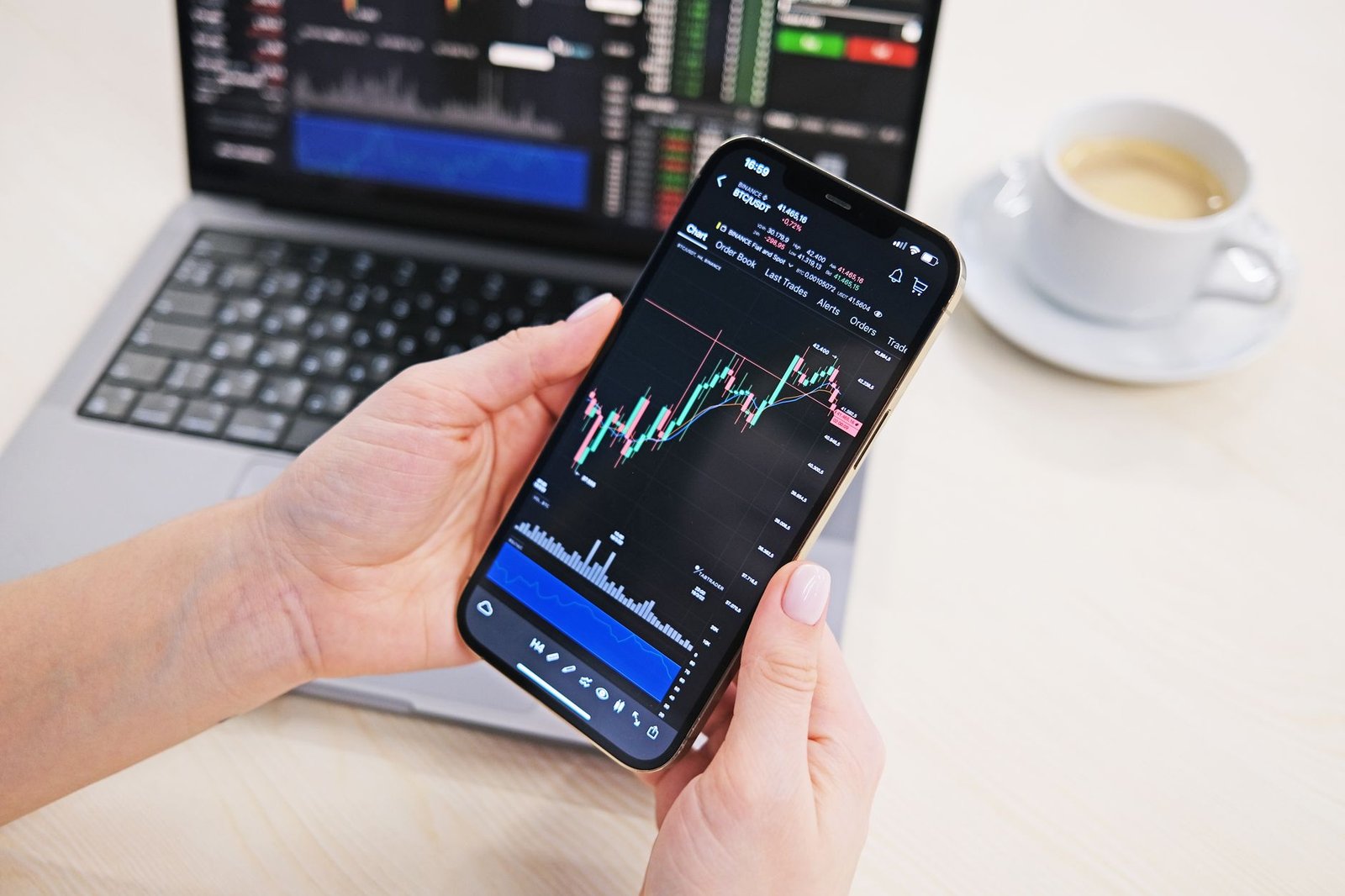 EToro invests in onchain derivatives platform Extended as brokers race into DeFi