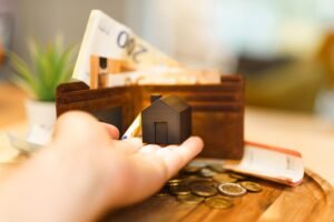 MiCA-compliant euro stablecoins grew 128% before MiCA transition ended, says Decta