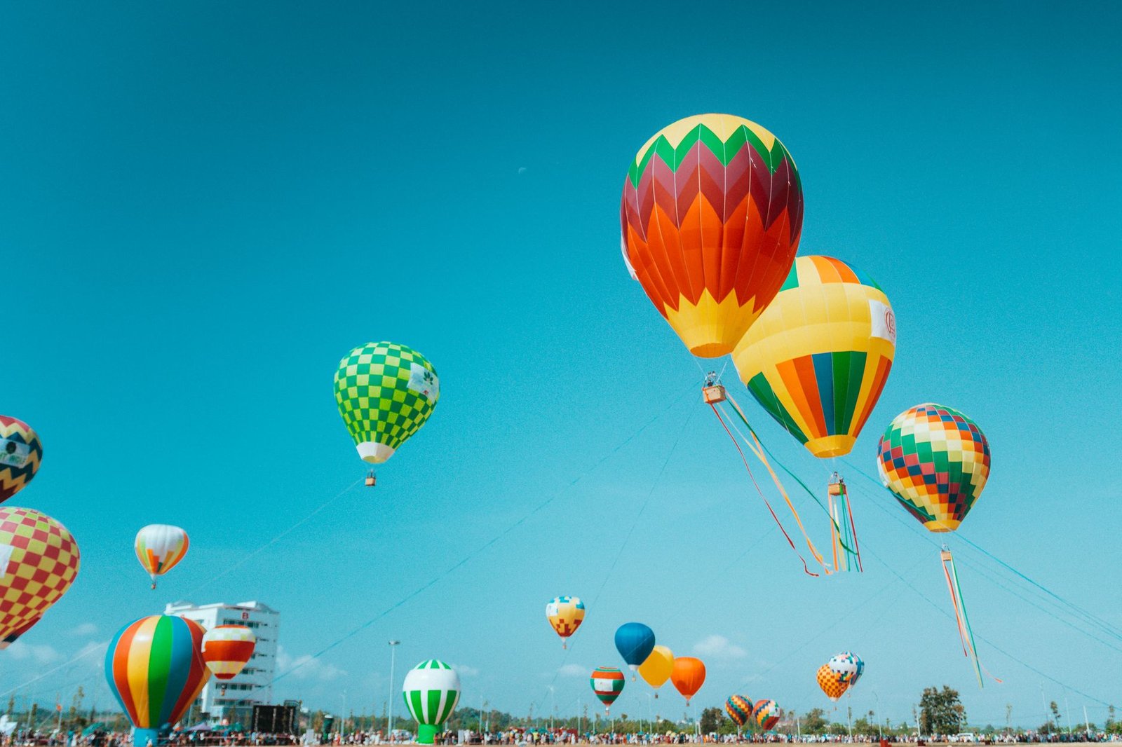 Ballooning U.S. debt sends investors to bitcoin, gold to shelter from dollar devaluation