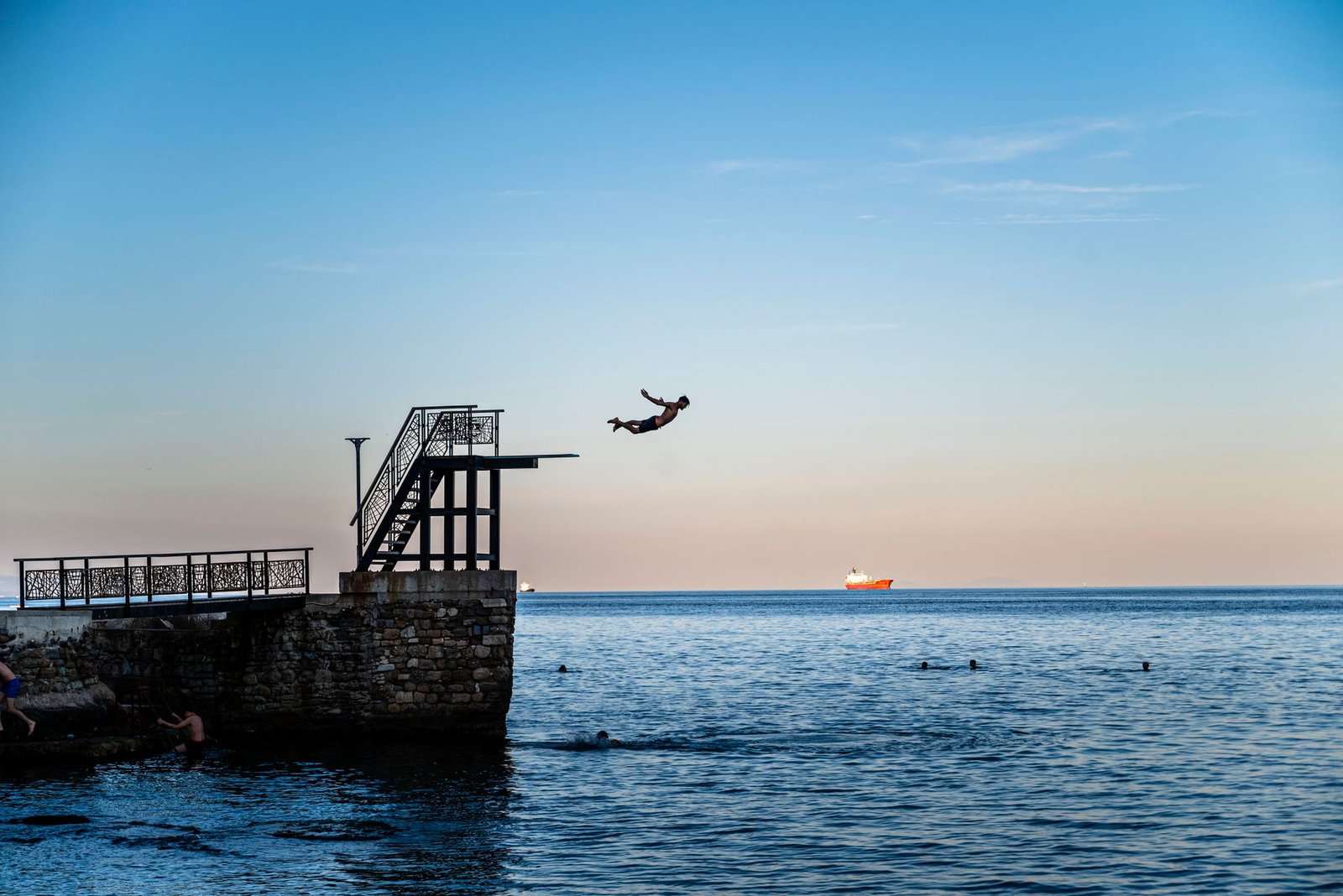 Arbitrum jumps 19% benefitting from Robinhood's $568 million onchain trading frenzy