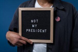 Democrats Reject CLARITY Act Draft as Crypto Ethics Dispute Intensifies