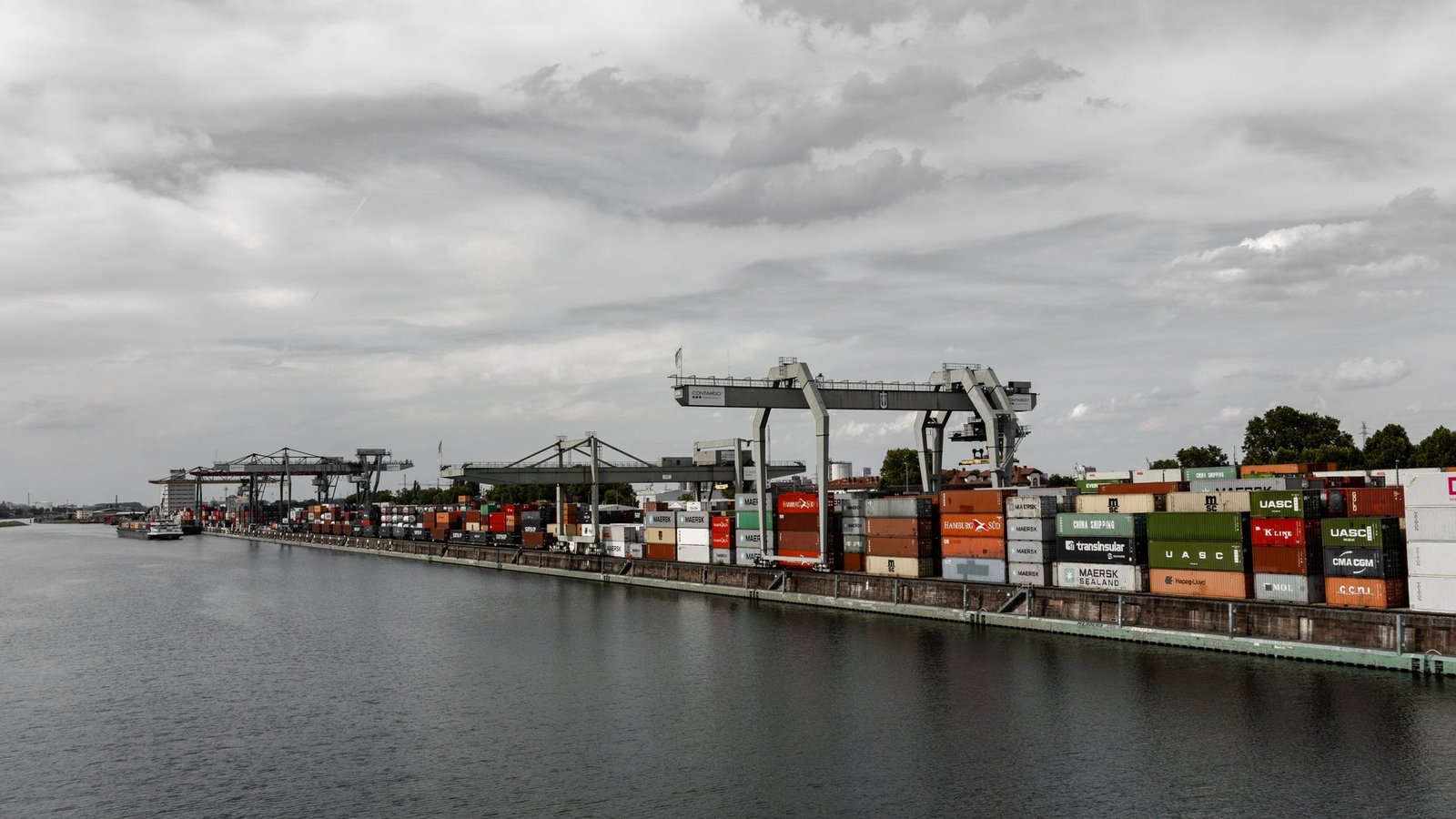 AI trade loses steam as infrastructure boom faces reality check