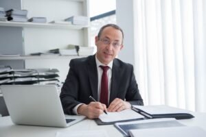 Ex-SWIFT CIO Tom Zschach Shuts Down XRP Partnership Claims in Two Words