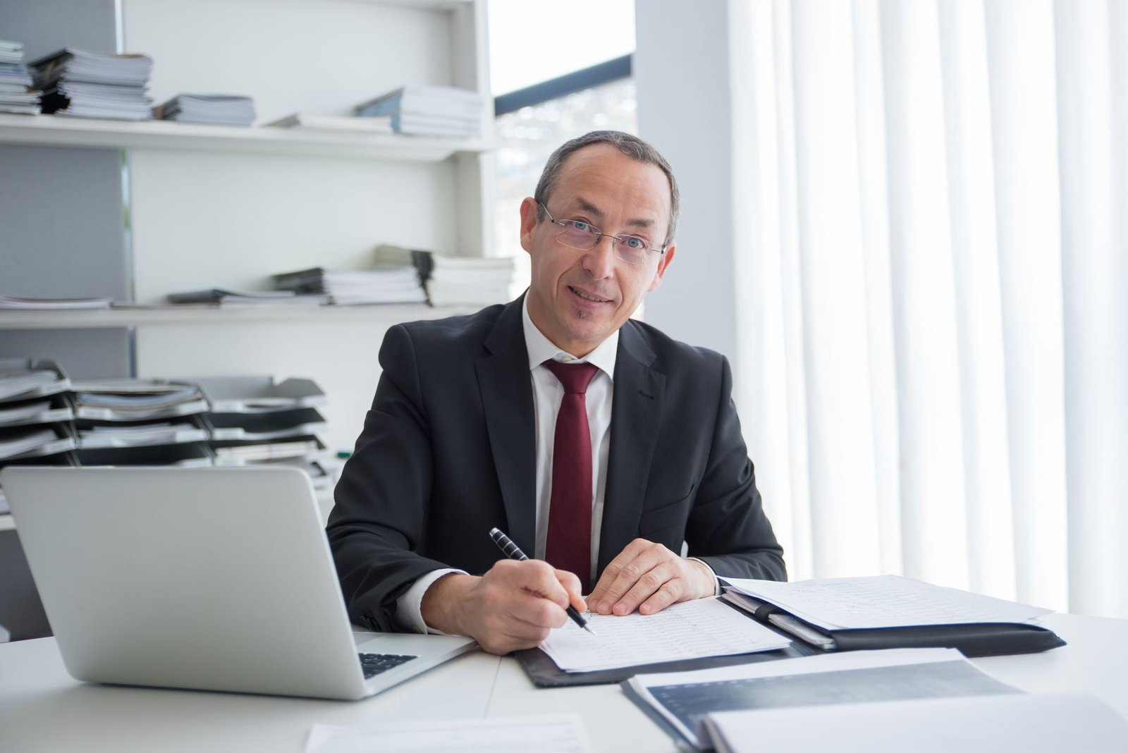 Ex-SWIFT CIO Tom Zschach Shuts Down XRP Partnership Claims in Two Words