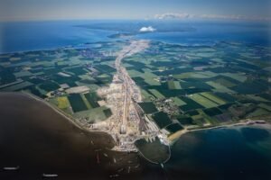 IREN Lands $2.8B in AI Contracts as Demand Pushes Target Above $4B