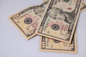 Fed liquidity promises, dollar weakness could determine bitcoin's next move
