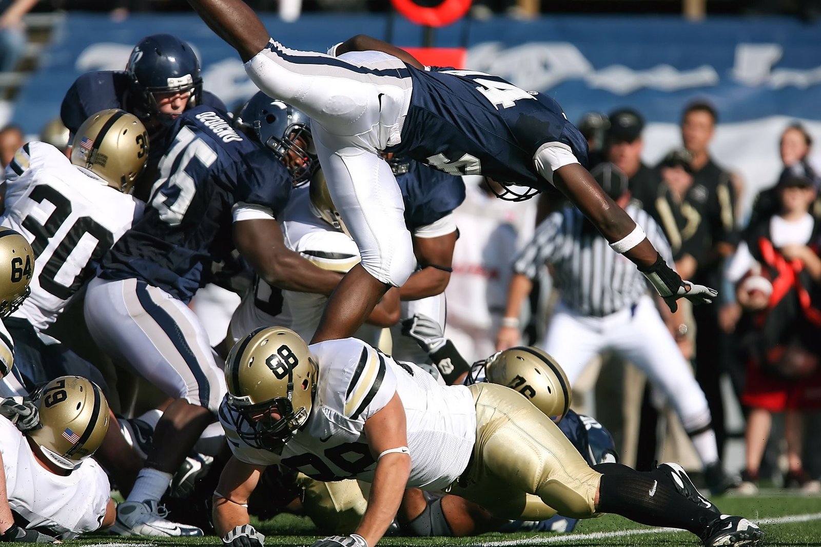 NFL Returns to Draftkings and Fanduel, Still Shuns Prediction Markets