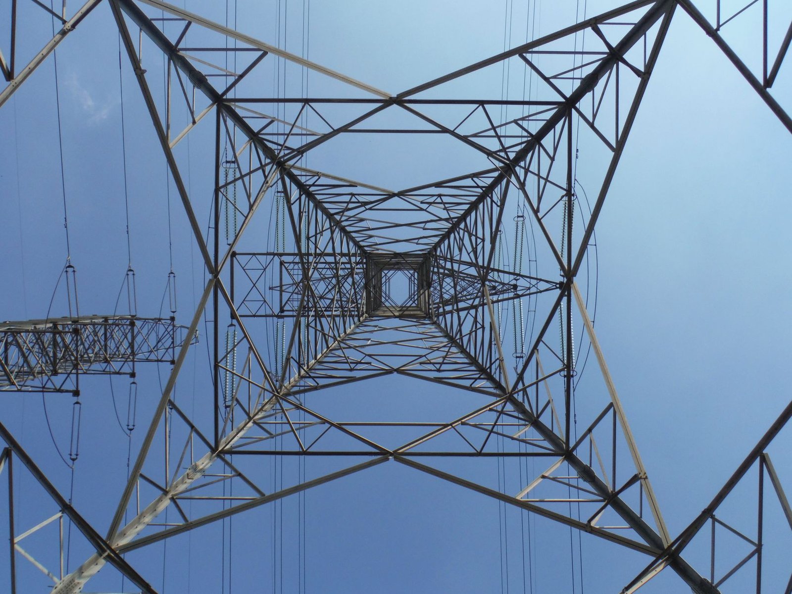 The 'crack' in the energy market is wider than ever. Bitcoin might feel it.