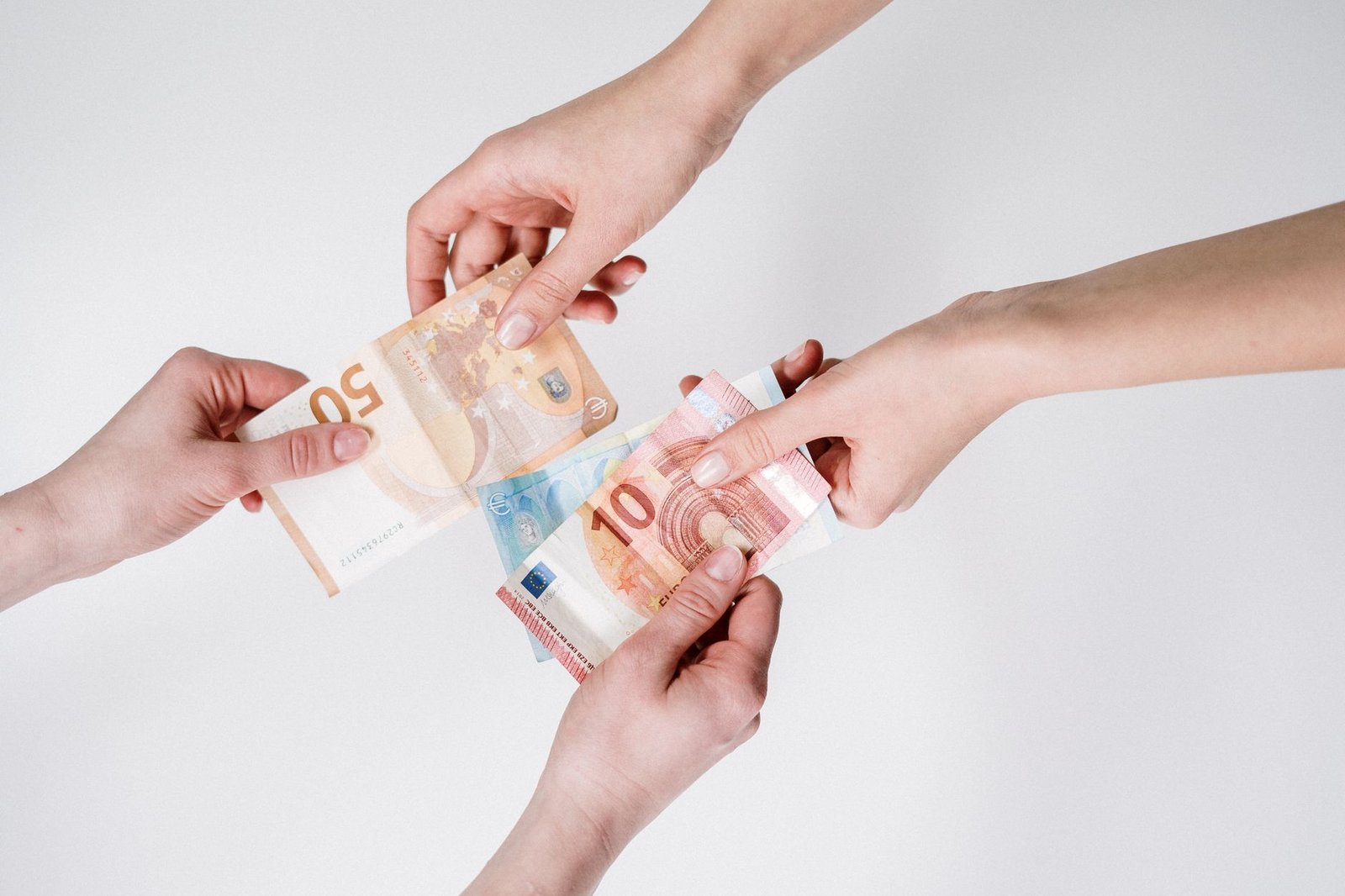 France Pushes Bill to Share Crypto Tax Data With 48 Nations