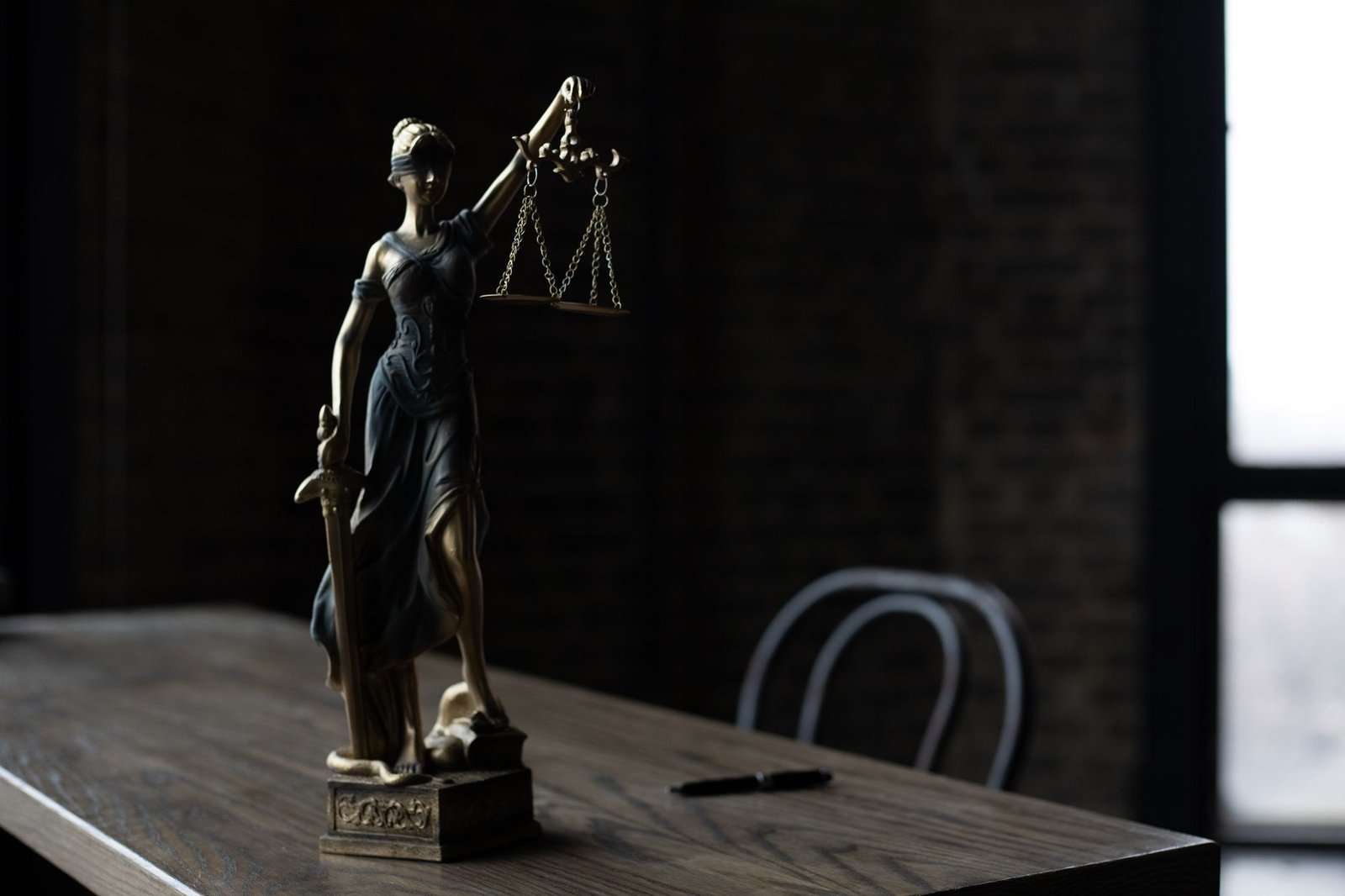Ethics Probe Resumes After Pro-Crypto Farage Wins By-Election