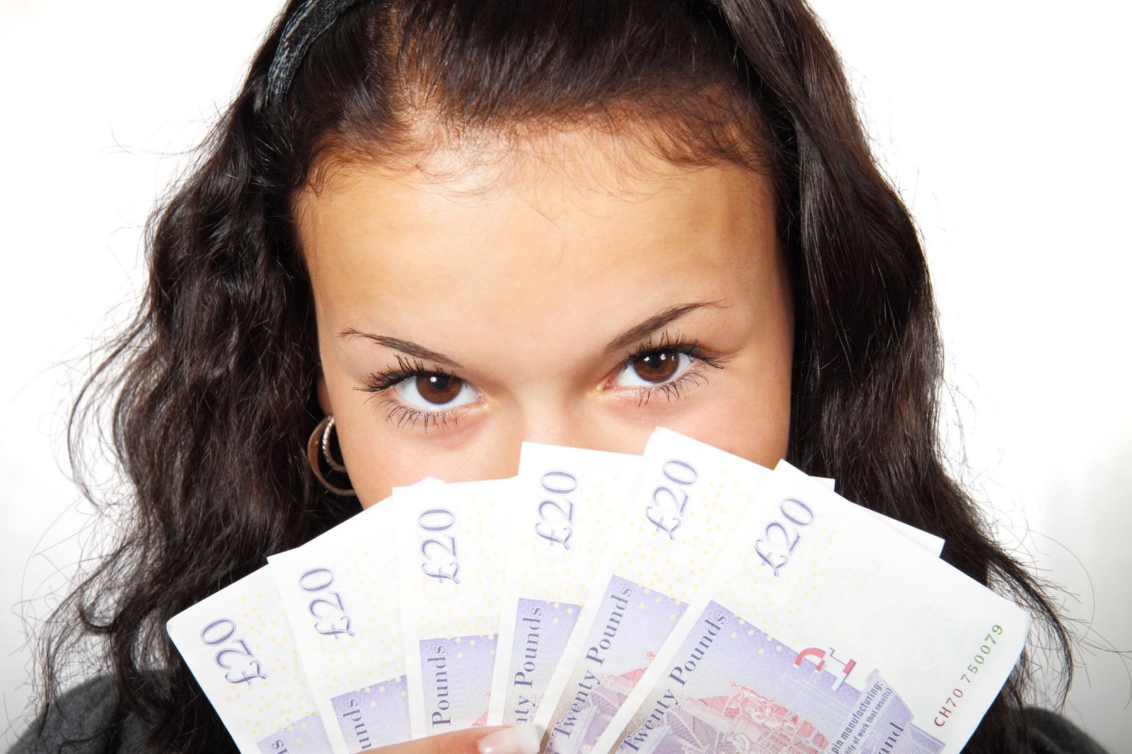 Lloyds and Visa Settle $750,000 in USDC in Cross-Border Pilot