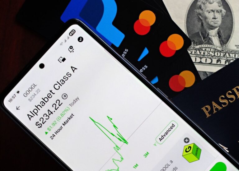 Robinhood Engineers Accused of Turning Listings Into Insider Trades