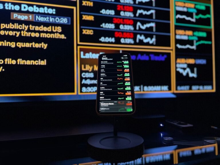 Coinbase, Robinhood, Circle could be early winners of SEC's tokenized-stock push, analysts say