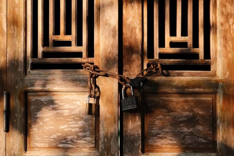Ripple Locks 1B XRP Back in Escrow as Viral $6,000 XRP Model Sparks Debate