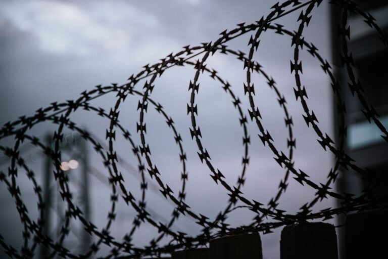 AI Threat: Web3 Told to Add Spending Caps and Circuit Breakers Onchain